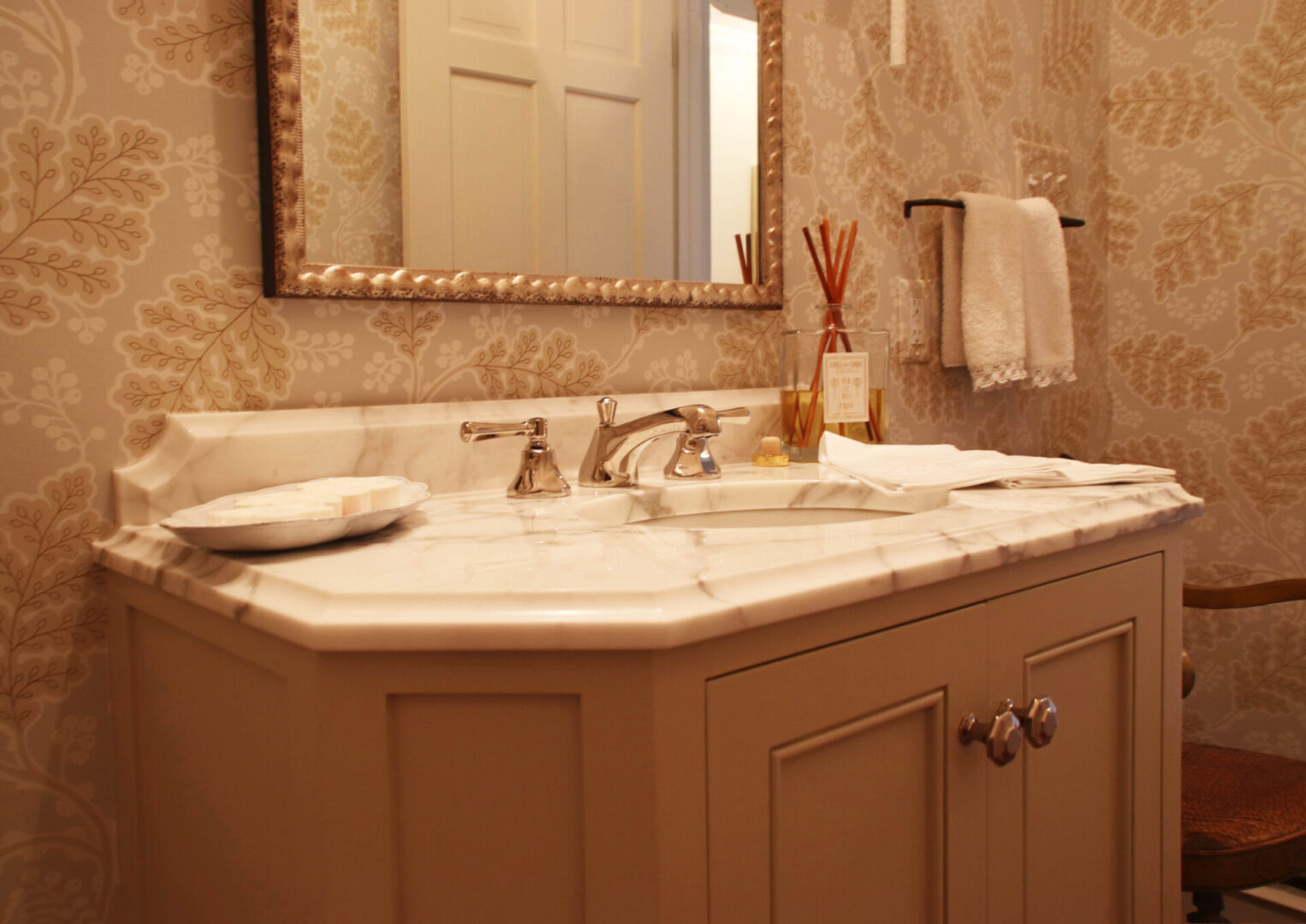 A bathroom with two sinks and a mirror